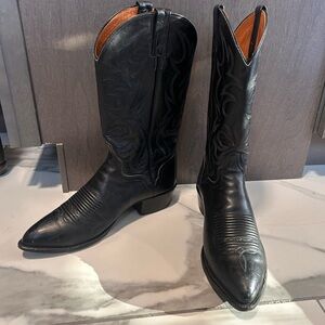 Sleek Black Leather Western Boots